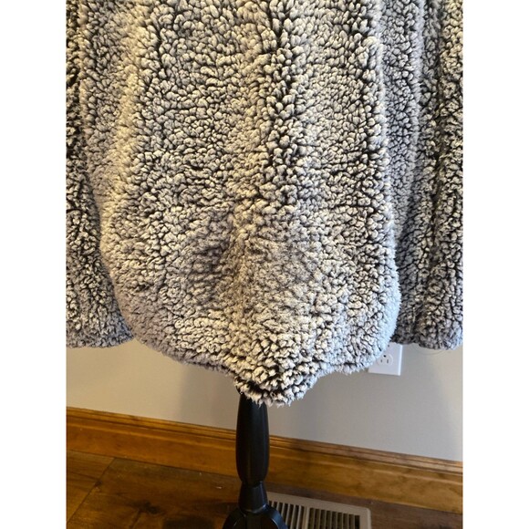 Thread & Supply Fuzzy Teddy Bear Jacket Size Medium Lined Pockets 1/4 Zip Gray - Picture 6 of 12